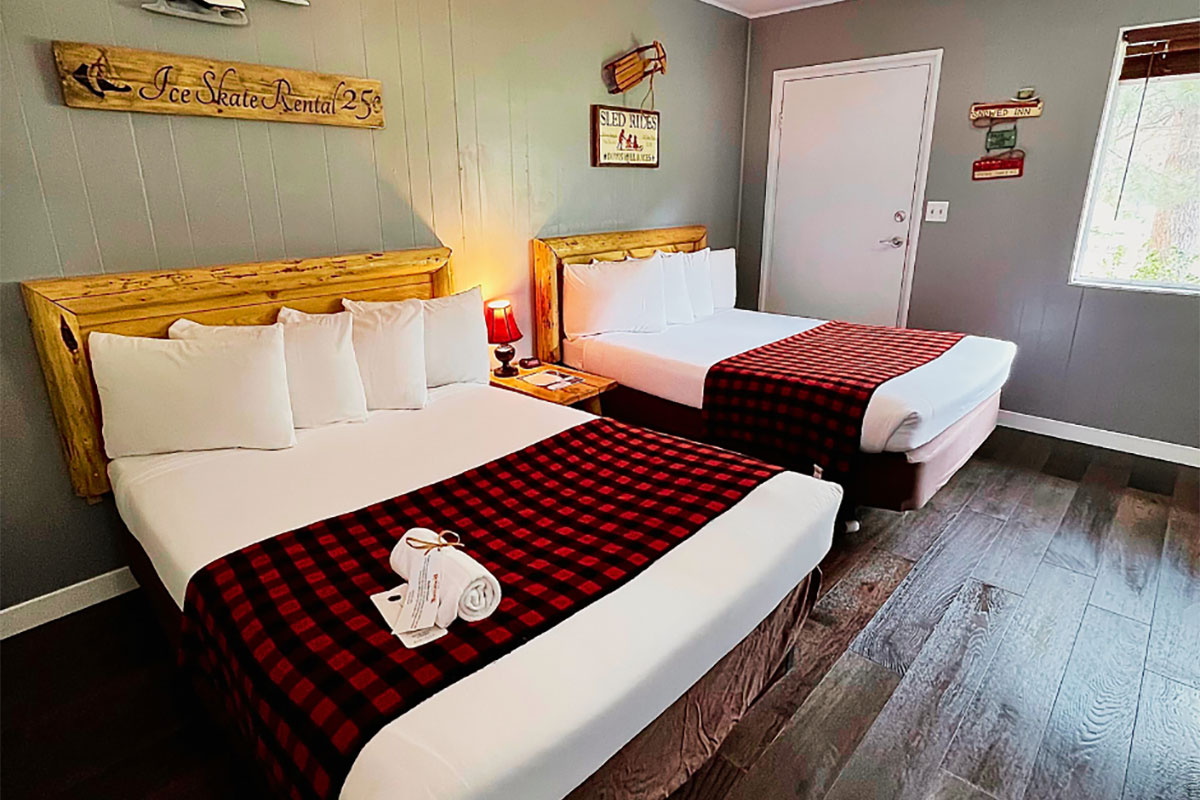 Double Room Interior At The River Edge Motel